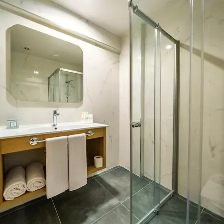 Premier Nergis & ホテル