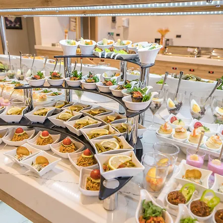 ホテル Premier Nergis & 4*