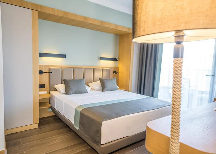 Отель Premier Nergis & 4*